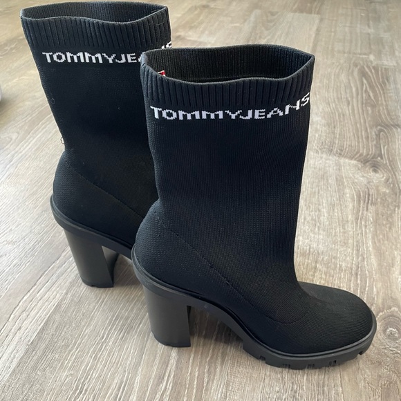 Tommy Jeans Heeled Sock Boot in Black Womens Size 9.5 - Picture 8 of 12